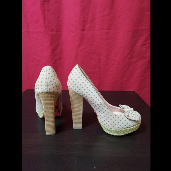 Betsey Johnson polka dot heels - Picture 3 of 5